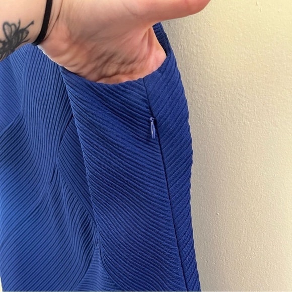 NWT Calvin Klein Sleeveless Body Con Dress - Picture 3 of 6